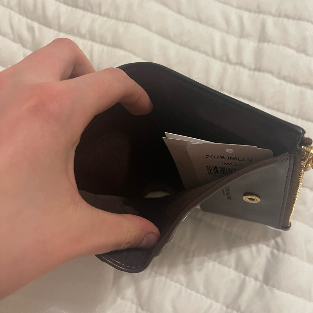 Coach Wallet - Picture 4 of 4